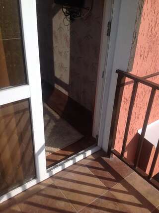 Гостевой дом Guesthouse Maria Гагра Двухместный номер с 1 кроватью или 2 отдельными кроватями и балконом-7