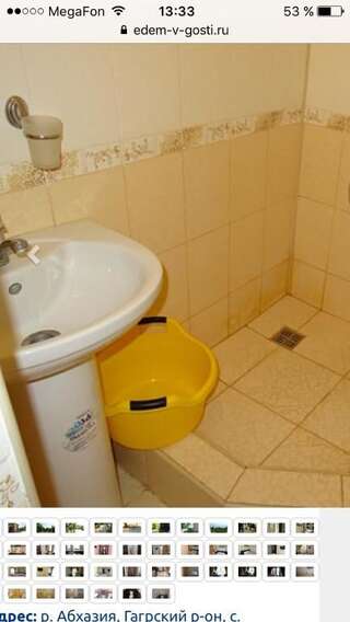 Гостевой дом Guesthouse Maria Гагра Двухместный номер с 1 кроватью или 2 отдельными кроватями и балконом-9